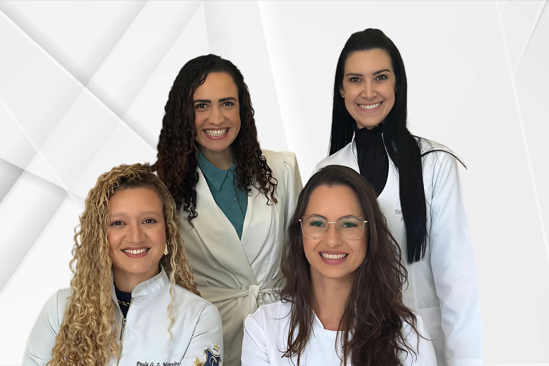 Equipe da Sinapse Aparelhos Auditivos pronta para oferecer acompanhamento e tratamento auditivo em Belo Horizonte e Pedro Leopoldo